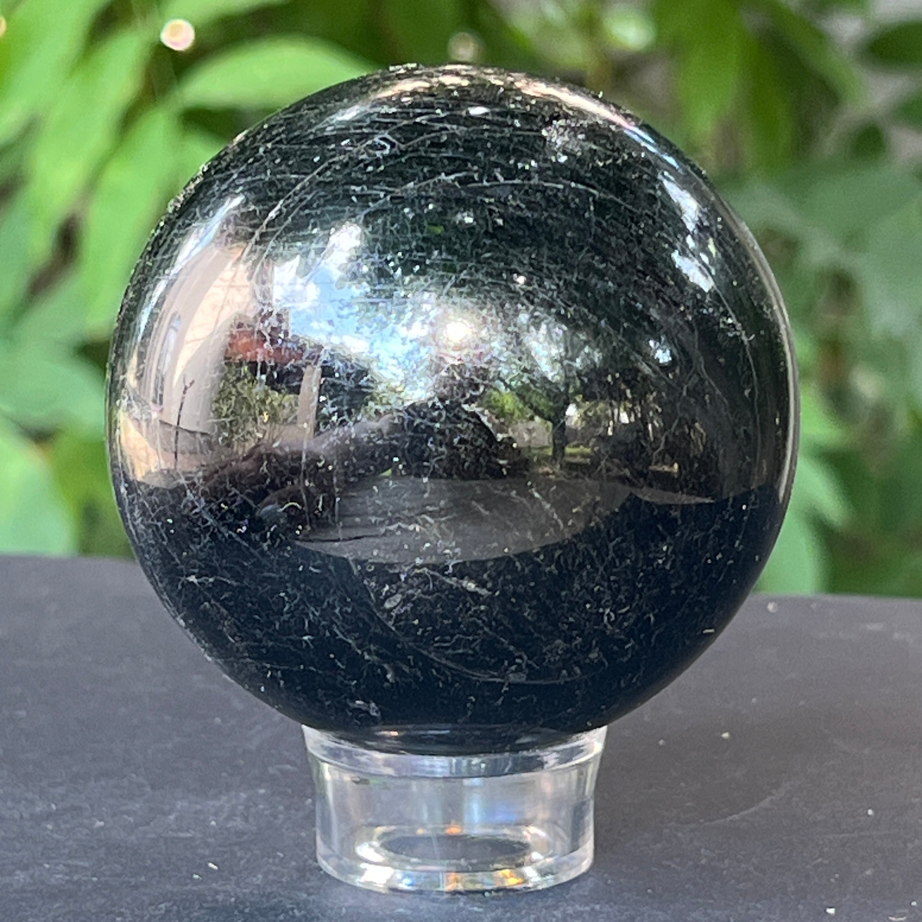 Sfera turmalina neagra din Madagascar model 6