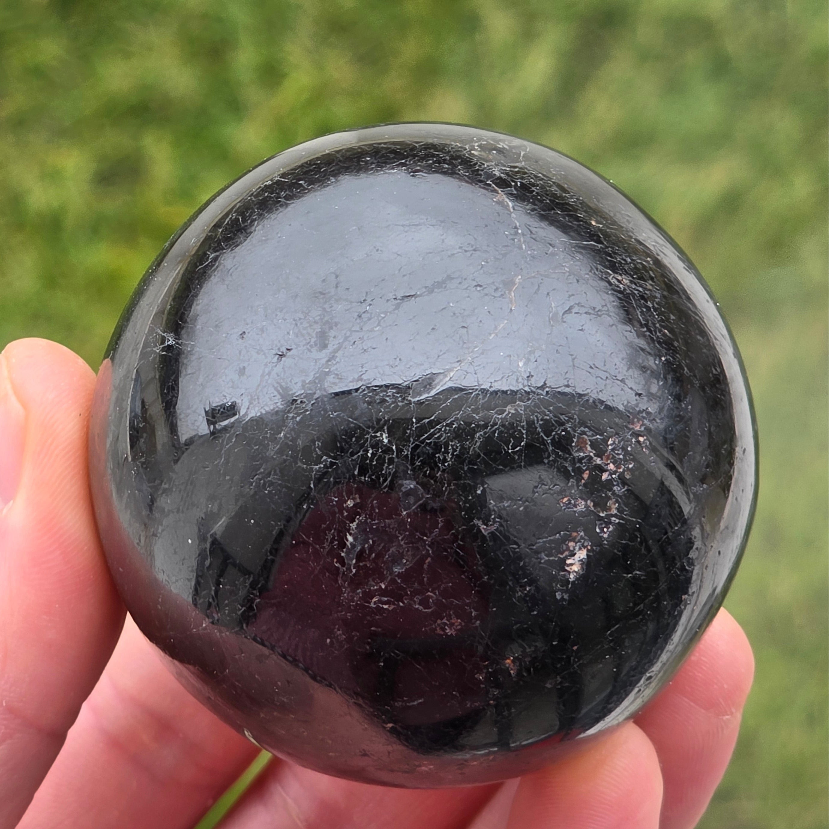 Sfera turmalina neagra din Madagascar model 7