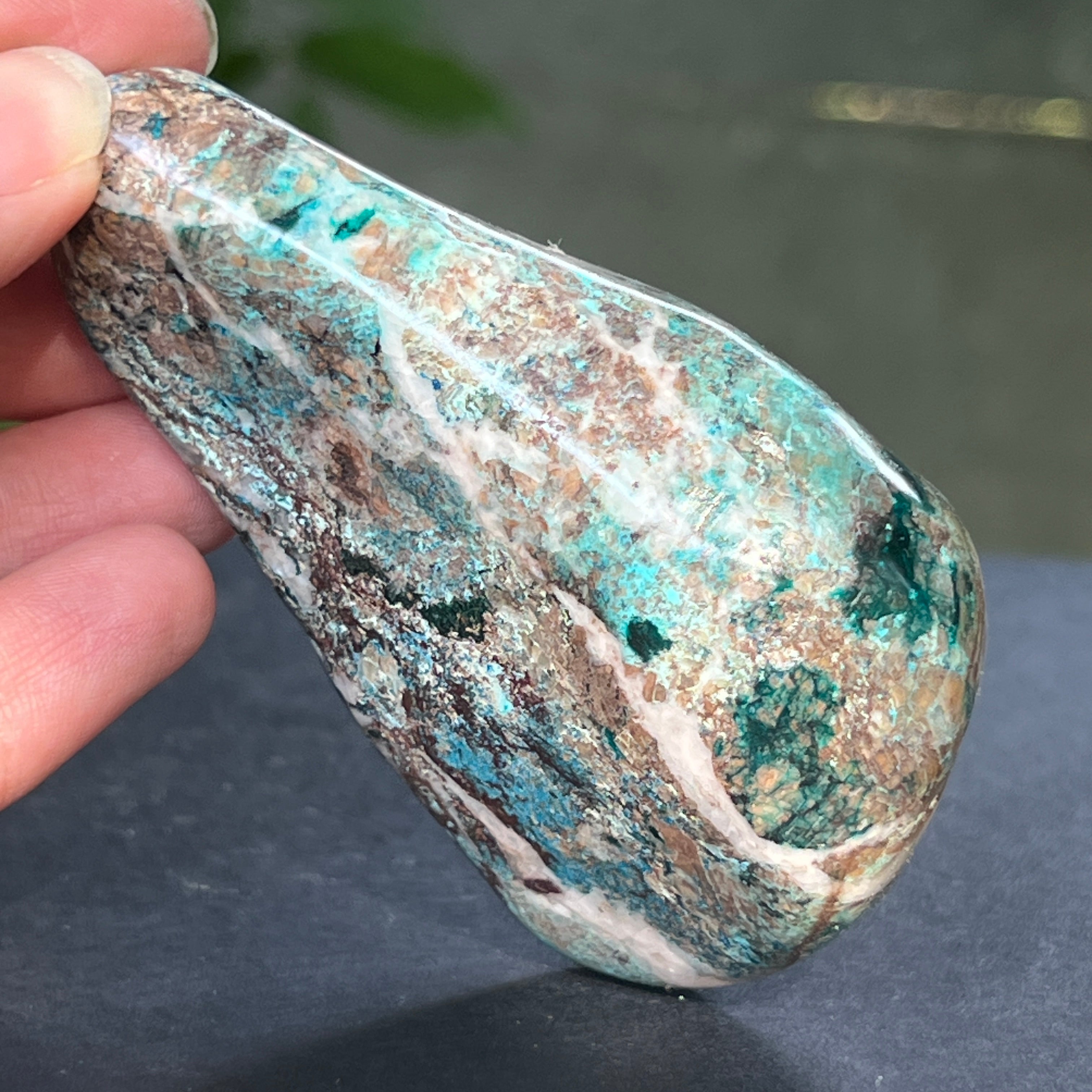 Shattuckite forma libera/palmstone m16