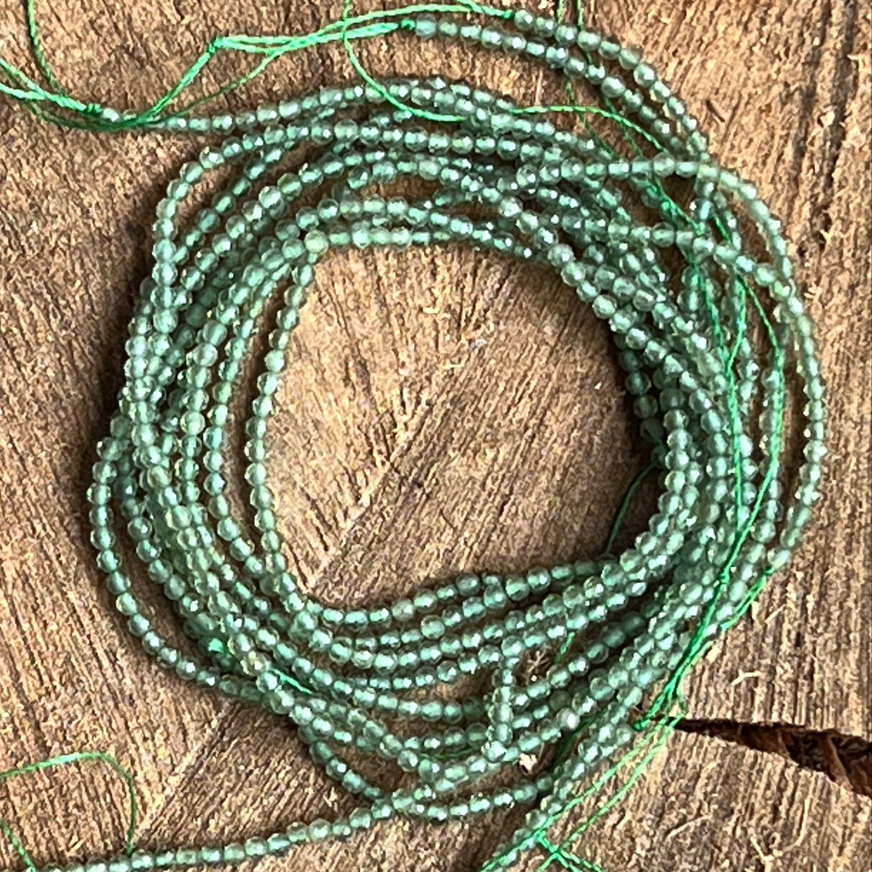 Sirag margele pietre semipretioase sfere fatetate APATIT VERDE