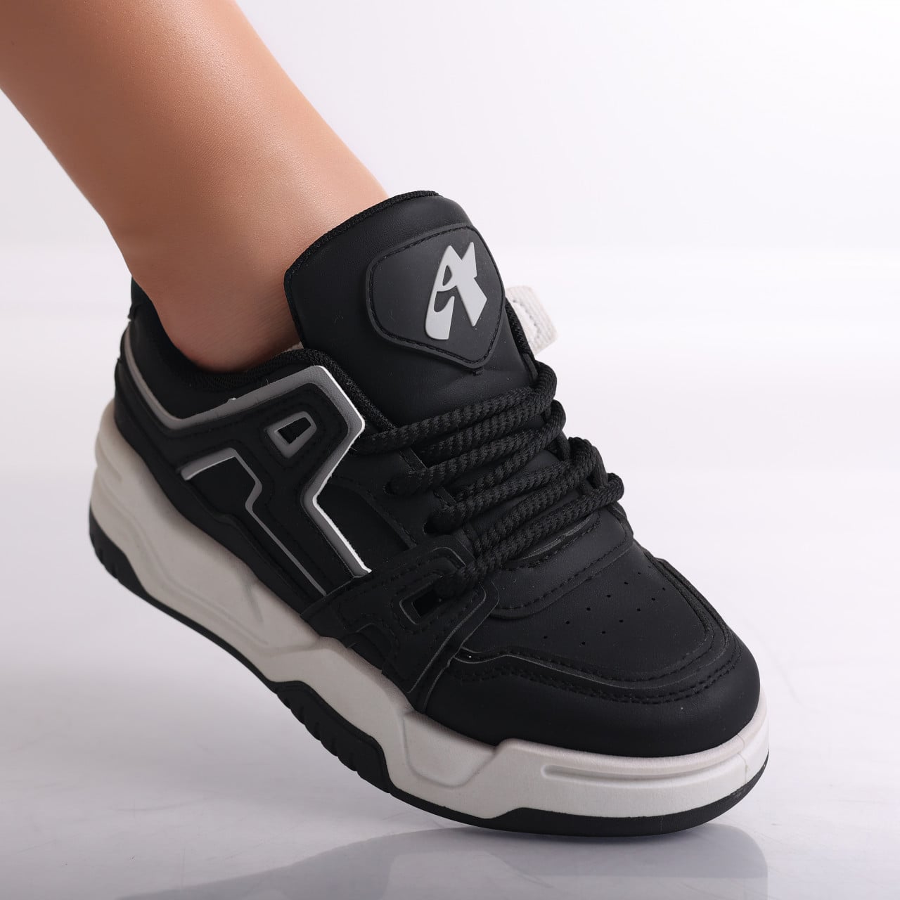 Sneakers dama Negri din Piele Ecologica Yuridia - poza 1
