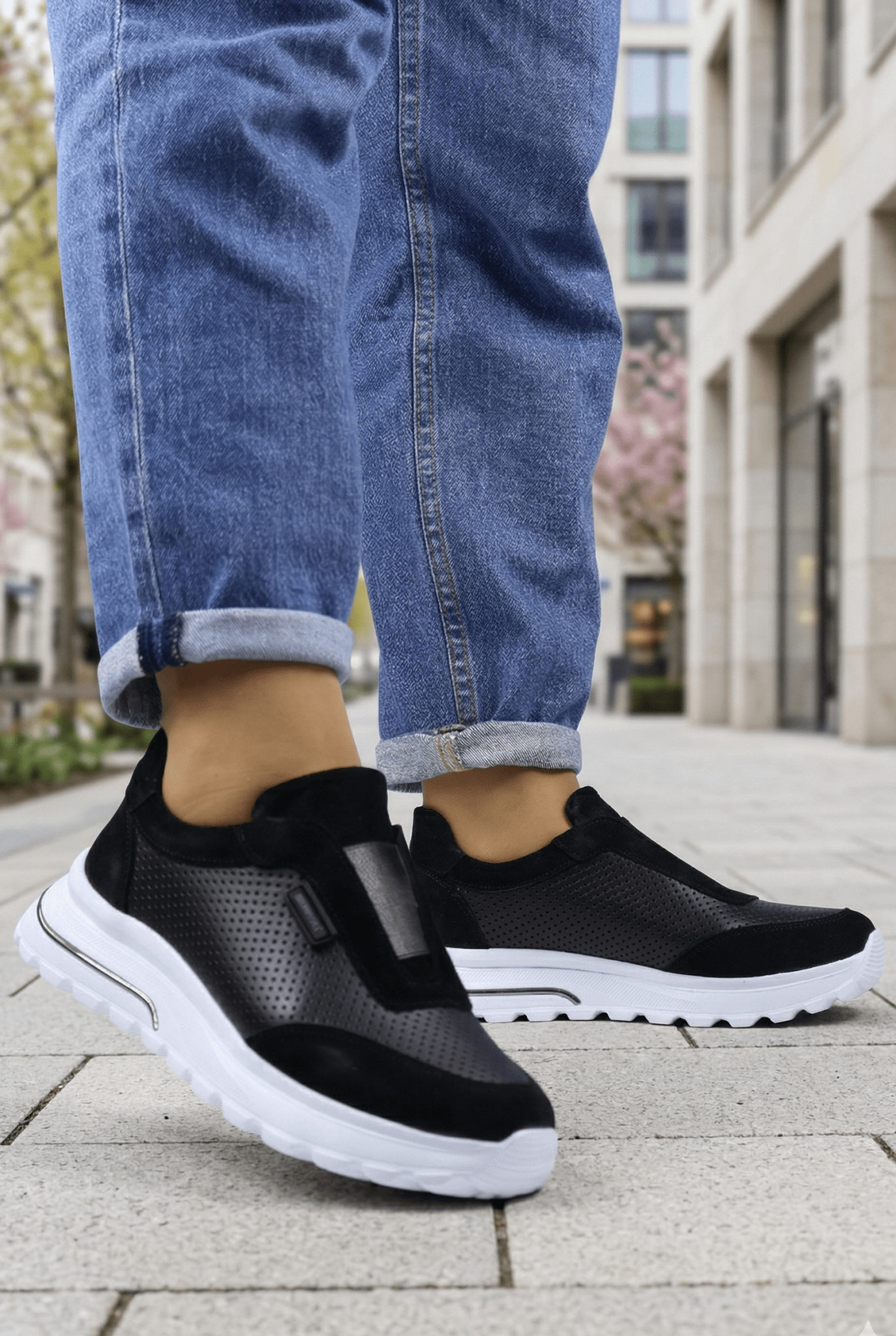 Sneakers Slip-On din Piele Negri cu Elastic - TYA BLACK