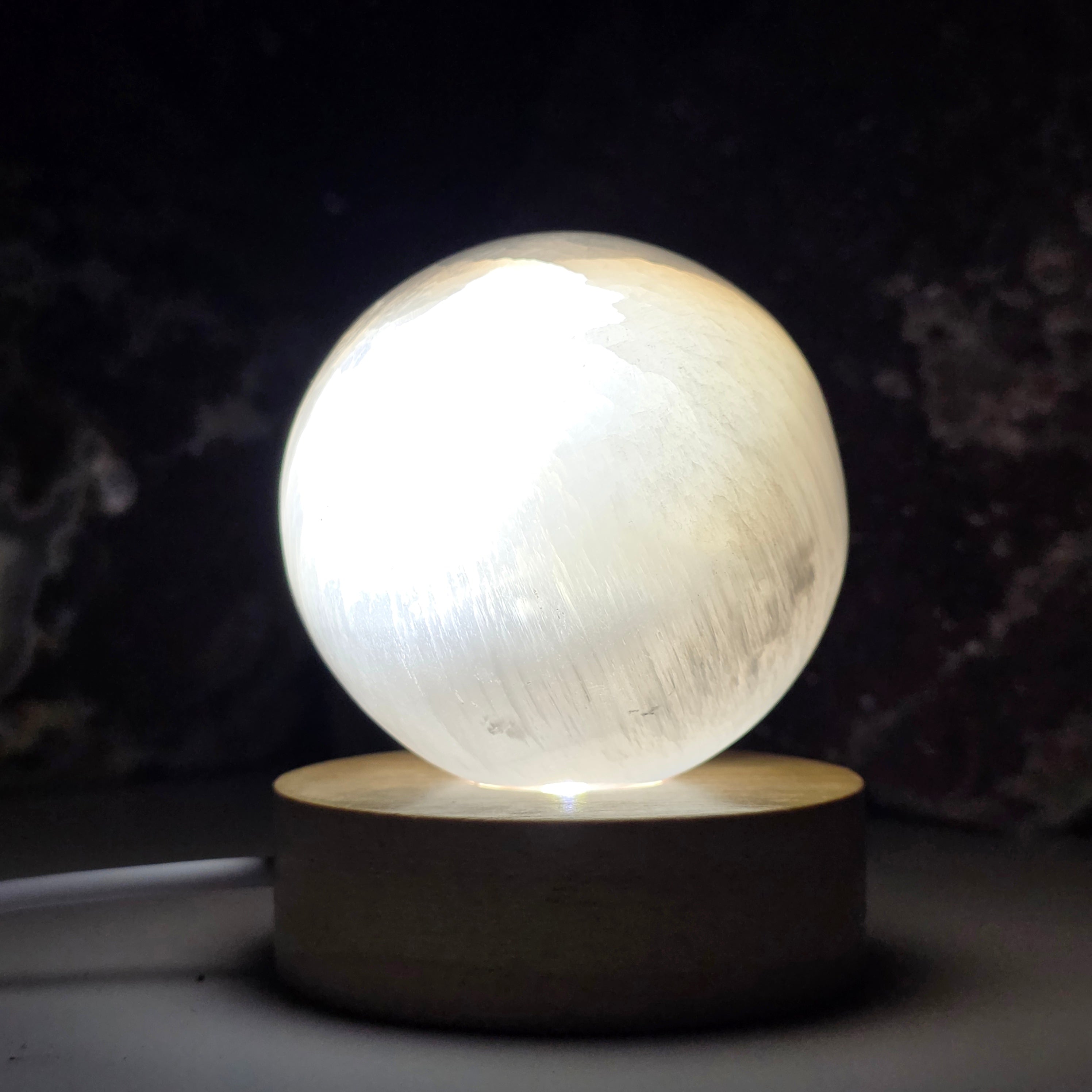 Suport luminat LED din lemn pentru cristale | Round