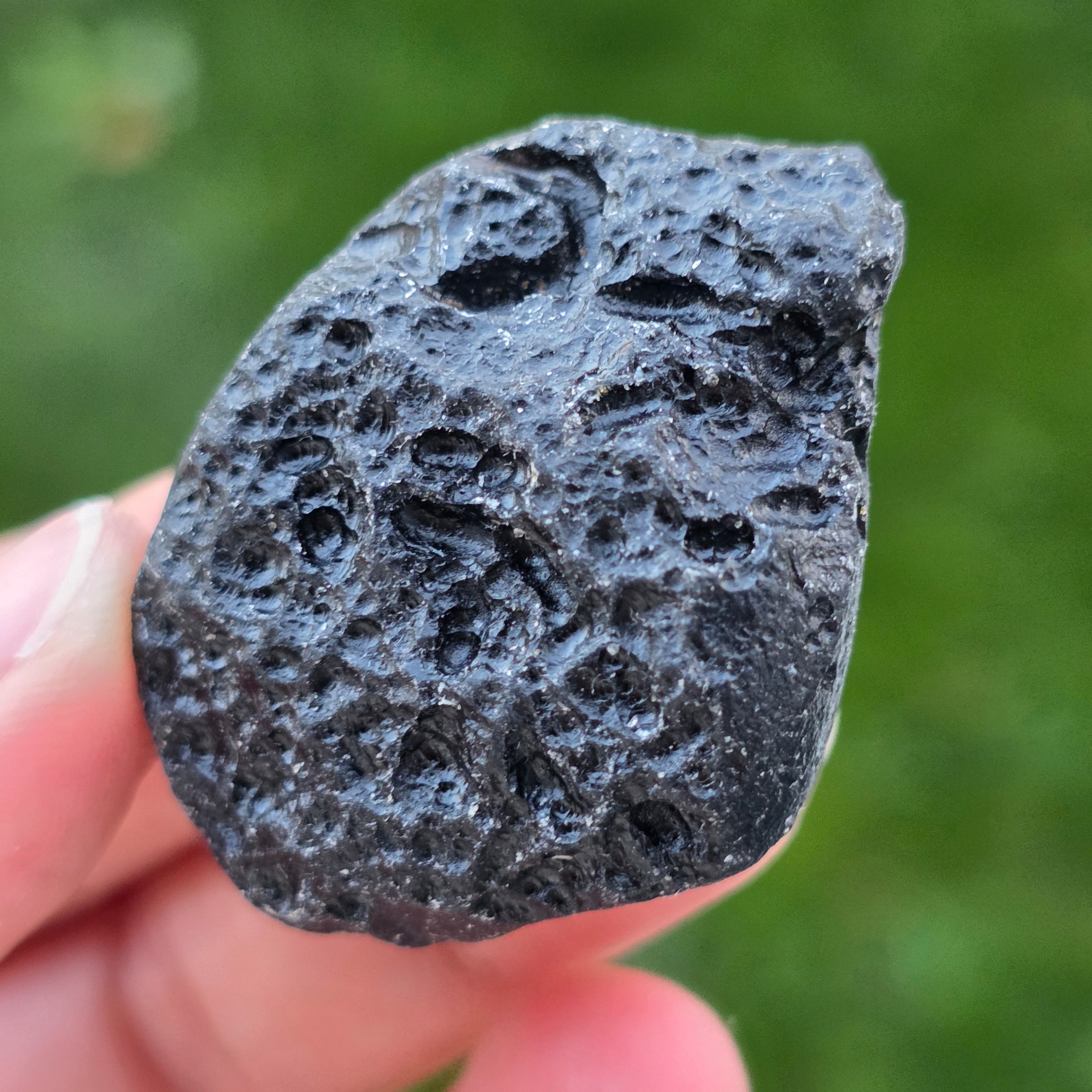 Tectita neagra, meteorit piatra bruta, tektit | Model 14