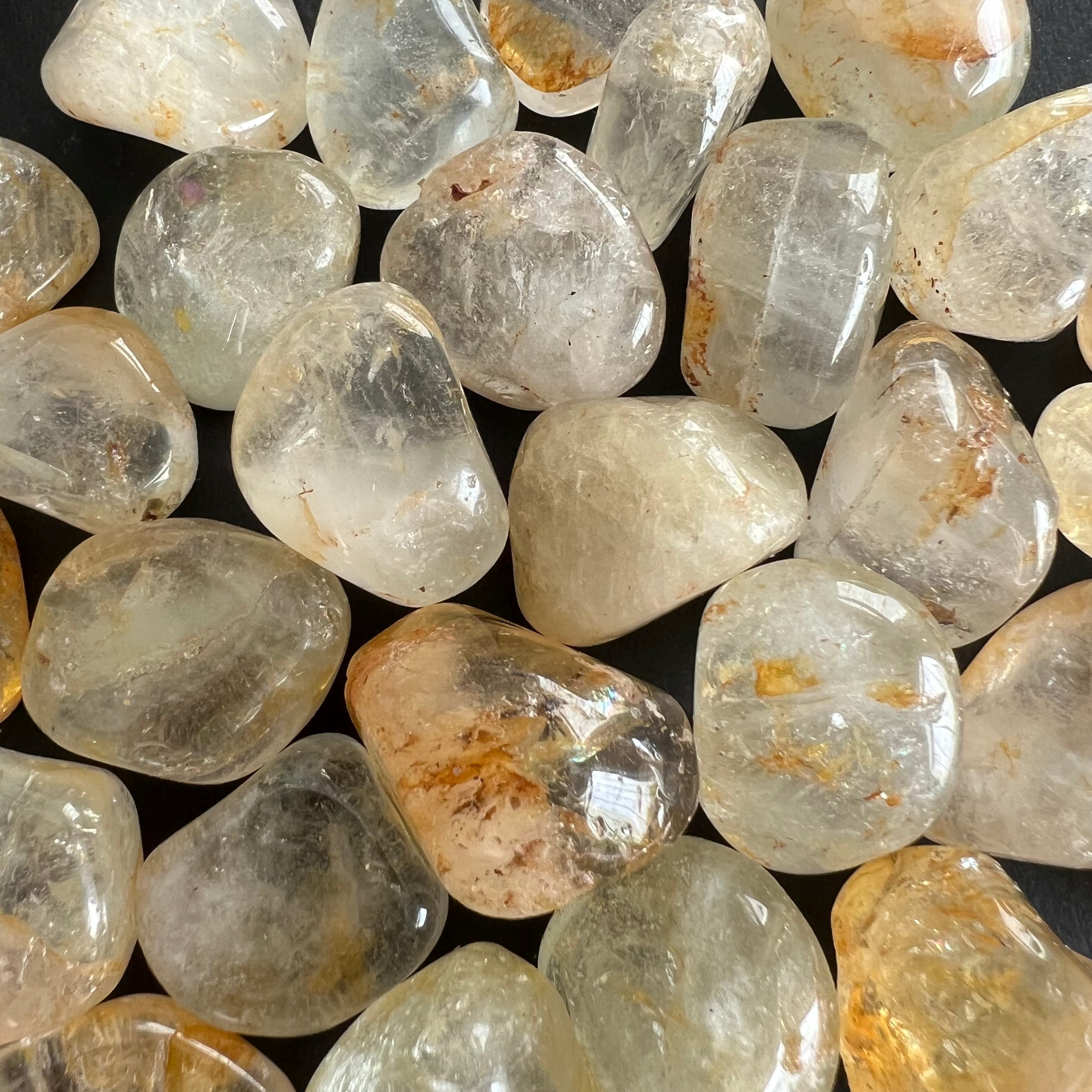 Topaz argintiu cu intruziuni piatra rulata mini (Namibia)