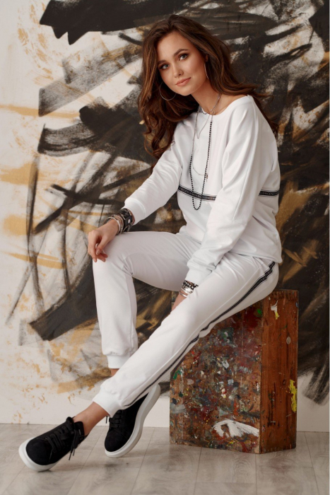 Trening alb cu banda decorativa neagra