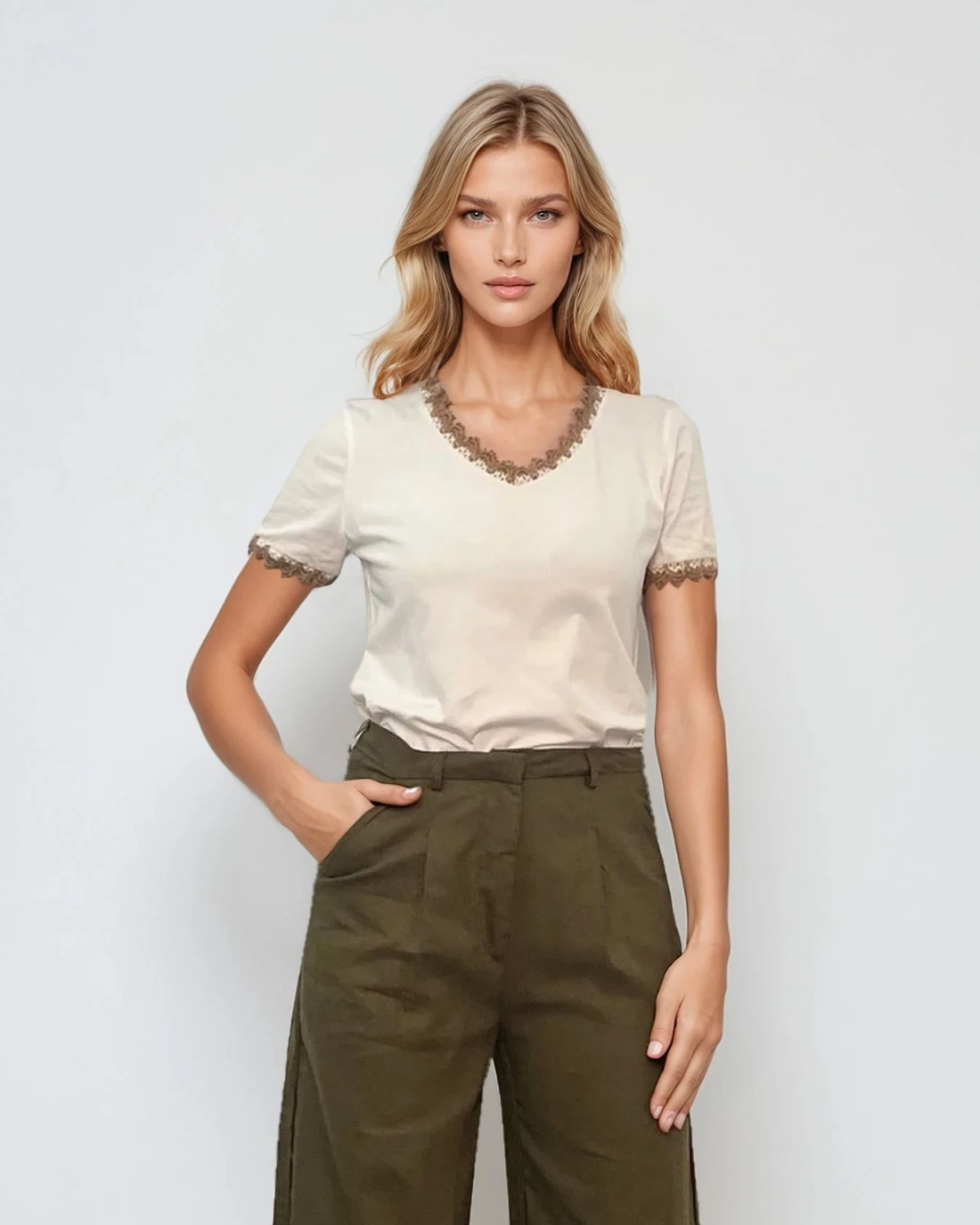 Tricou cu broderie rustica pe maneca si decolteu alb - Unica S-L