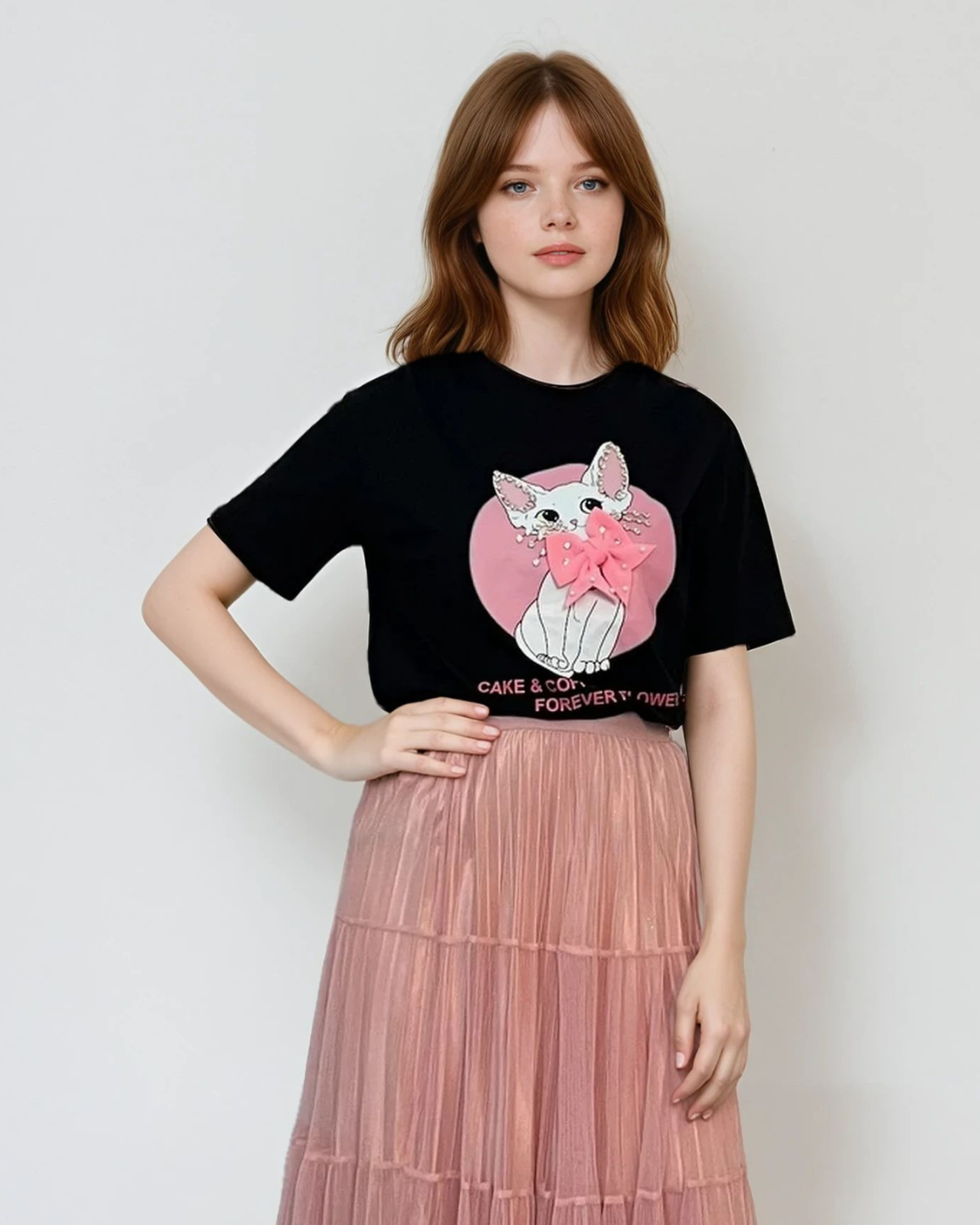 Tricou cu pisică cu fundiță și mesaj negru - L/XL