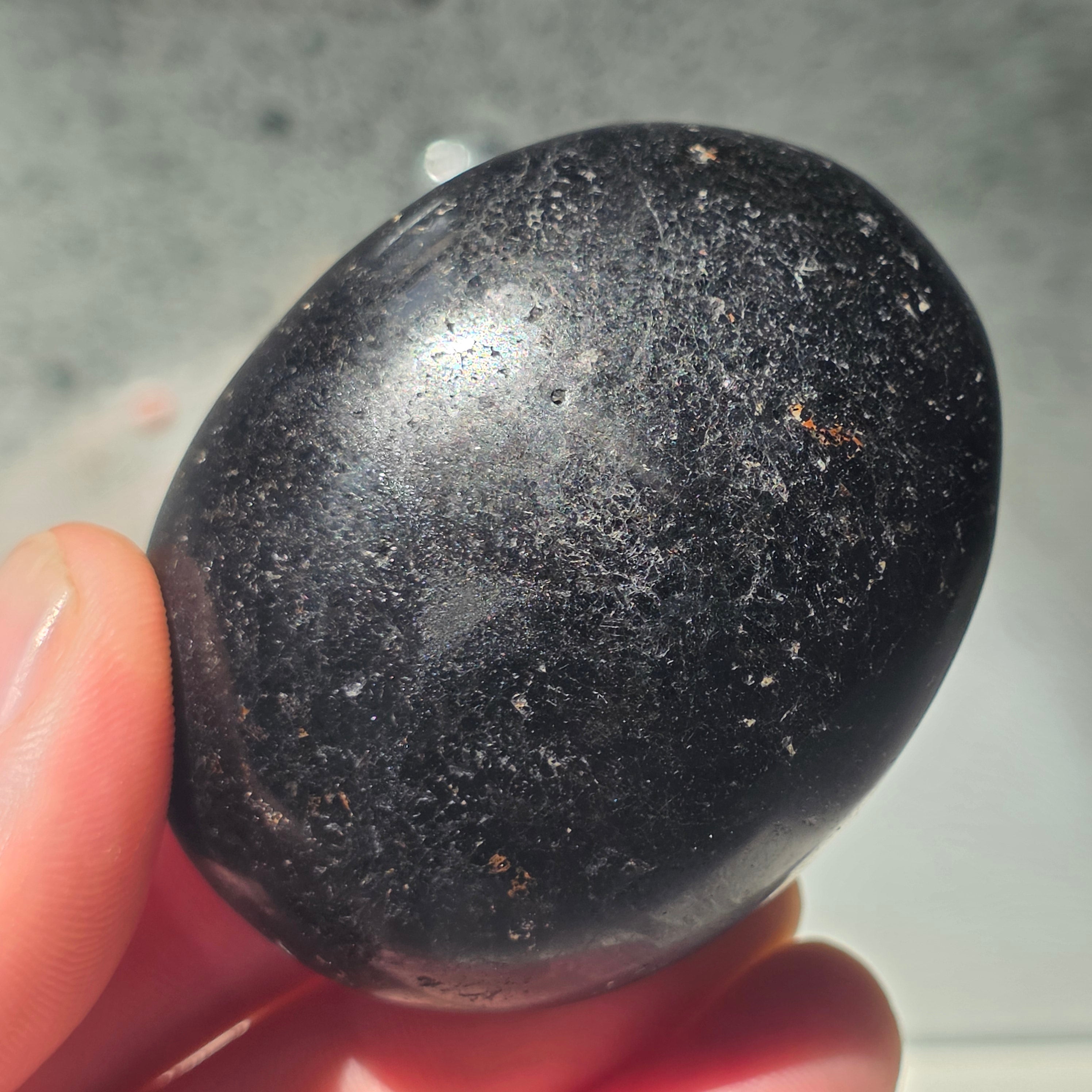 Turmalina neagra palmstone m2