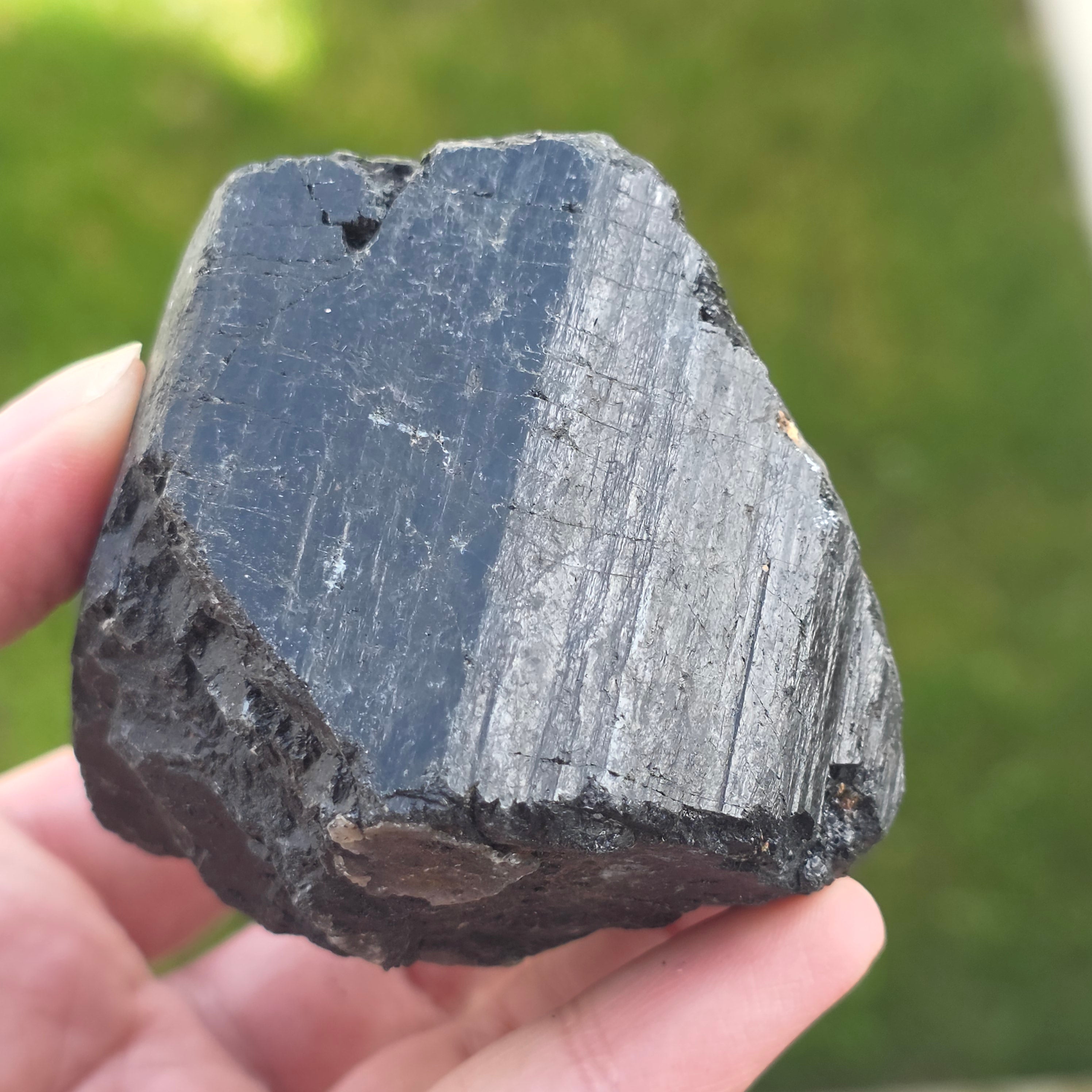 Turmalina neagra piatra bruta | L20