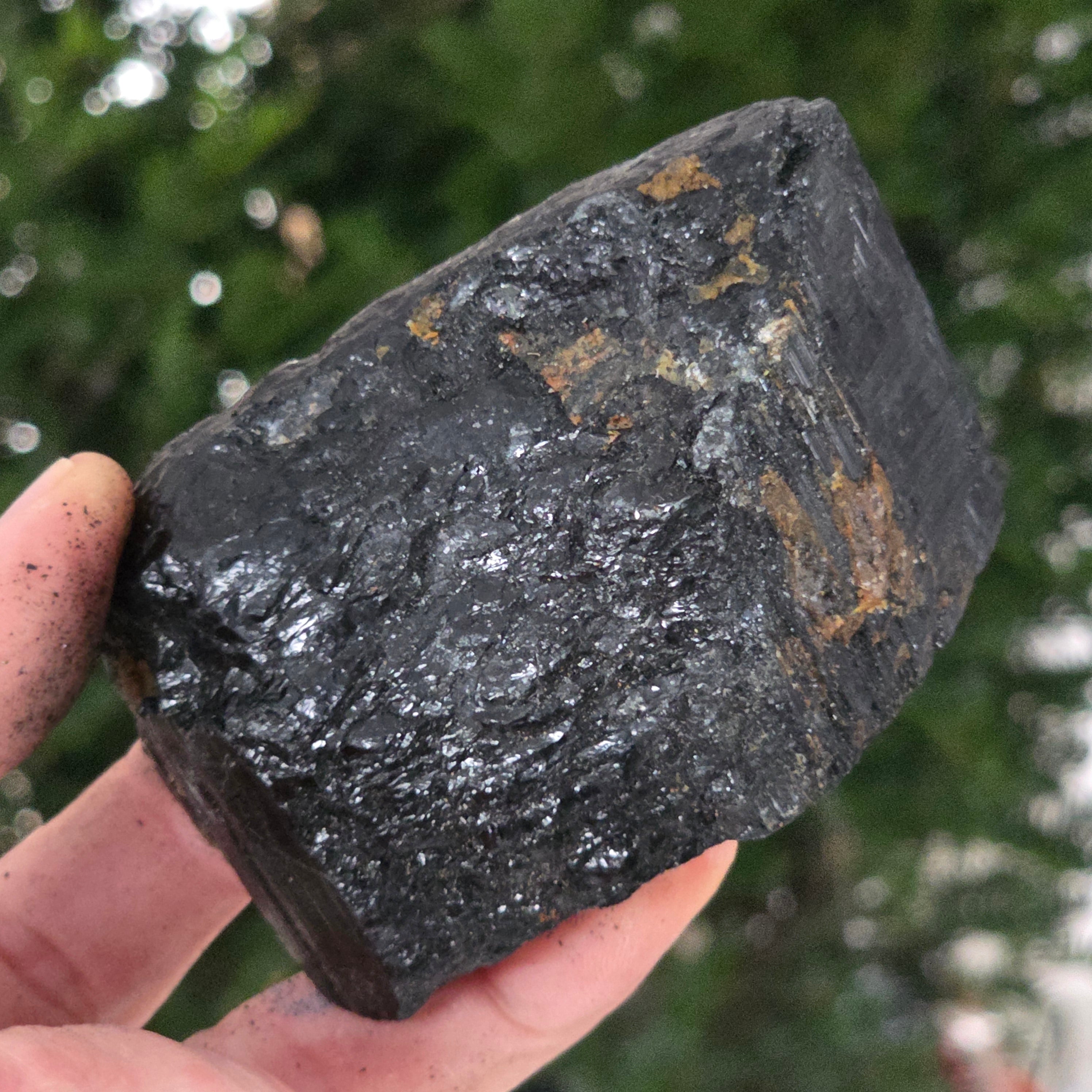 Turmalina neagra piatra bruta L3