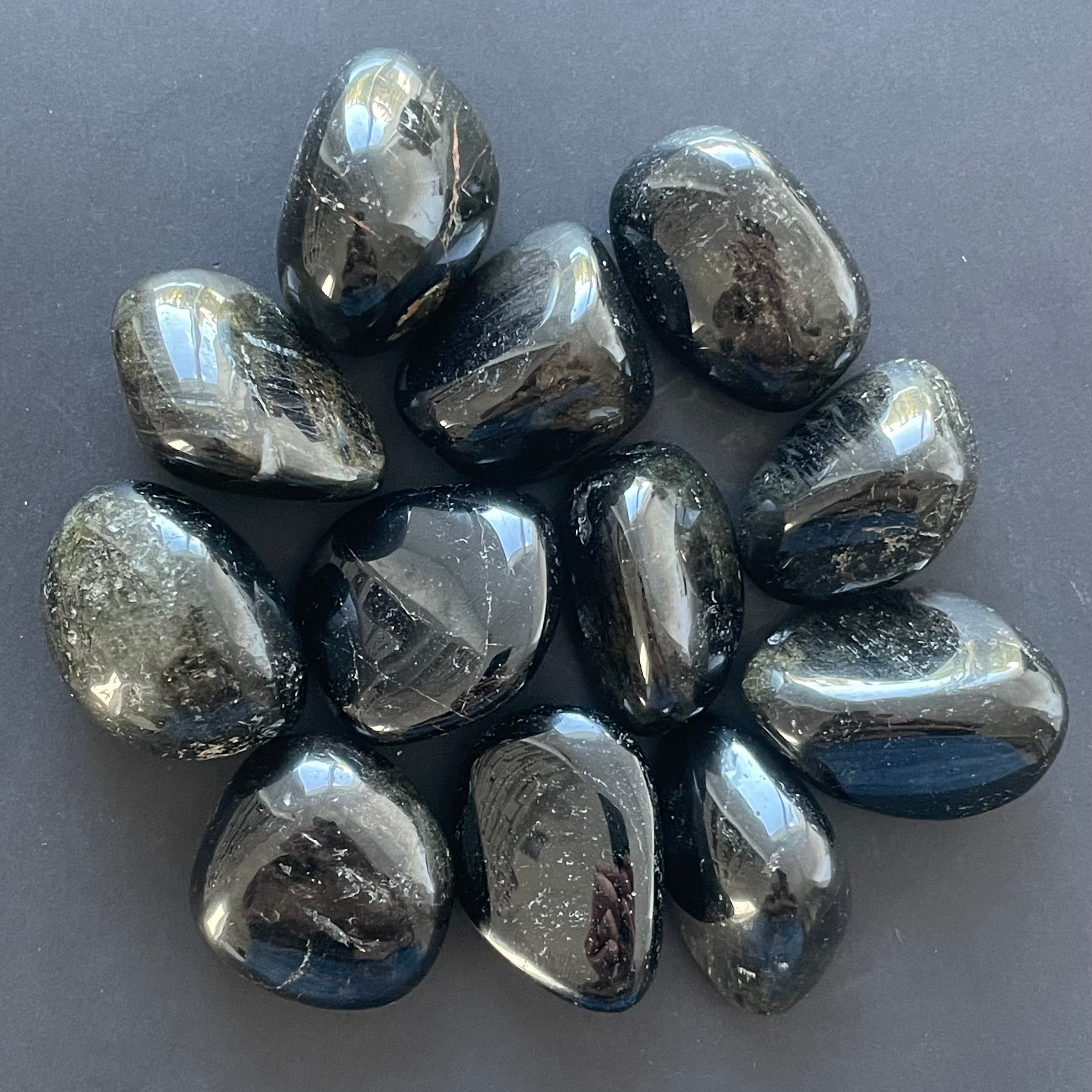 Turmalina neagra piatra rulata L model 3