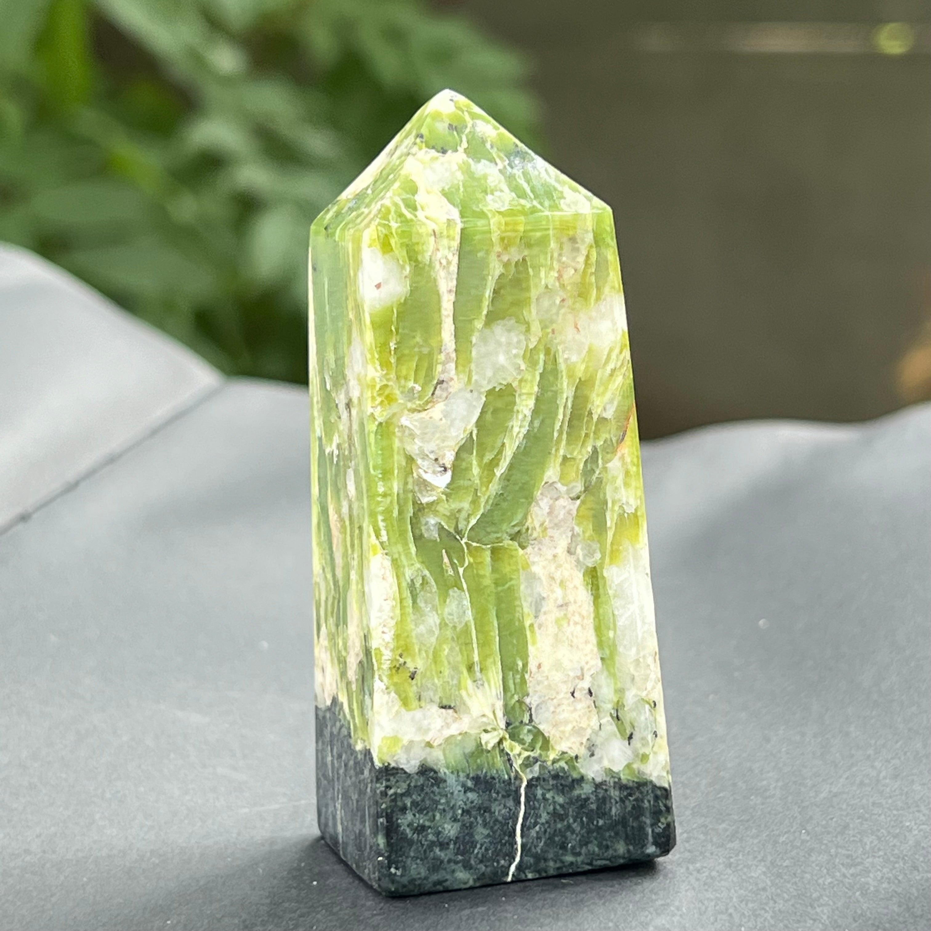 Turn obelisc tremolit model 4