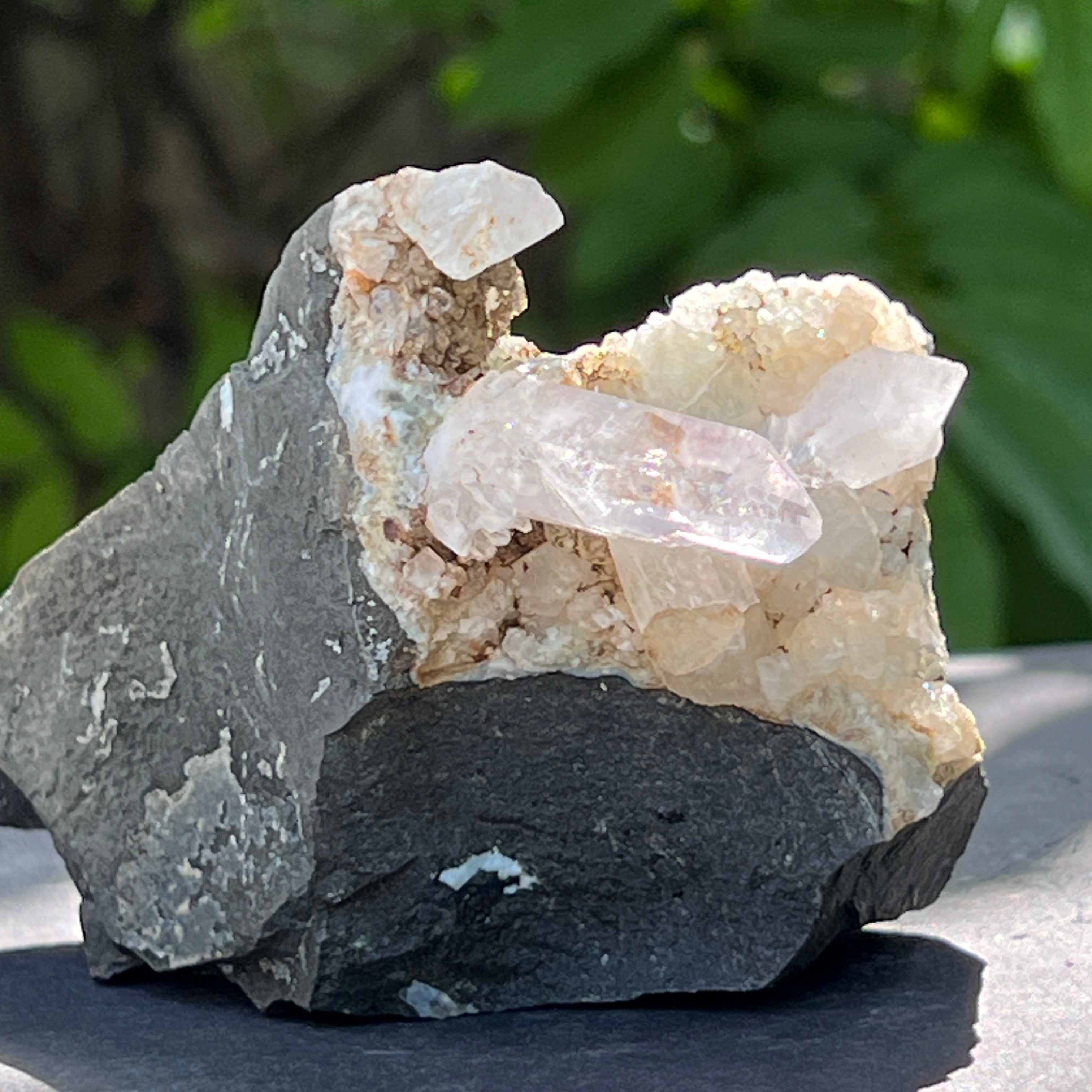 Vârf de cuarț Brandberg în matrice – cristal natural din Namibia | Model 3