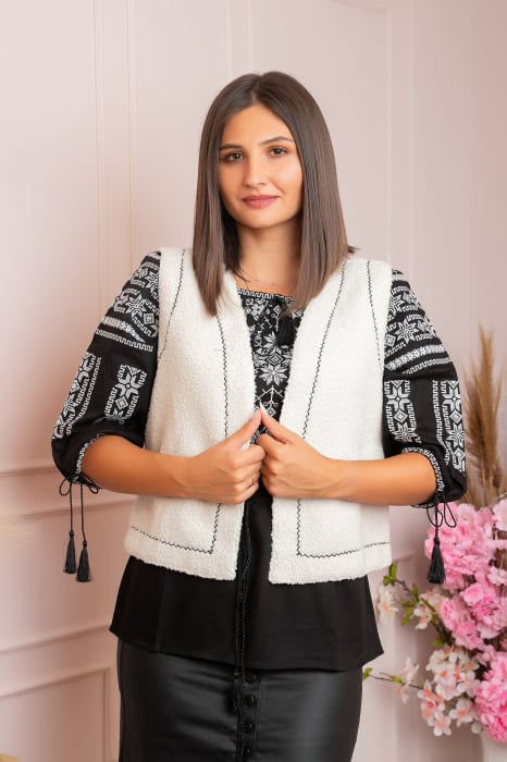 Vesta traditionala alba de dama tip blanita Eva