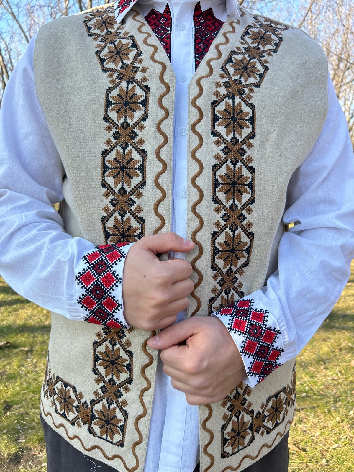 Vestă tradițională bărbați TM1762 motive geometrice - L