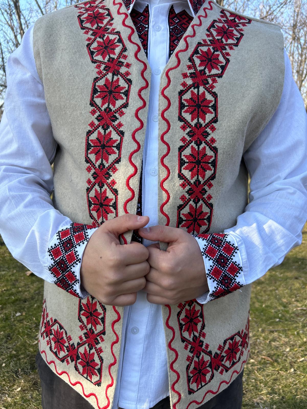 Vestă tradițională bărbați TM1763 motive geometrice - S