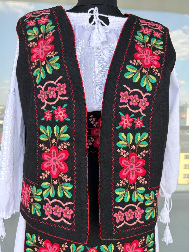 Vestă tradițională femei - motive florale TM438 - S