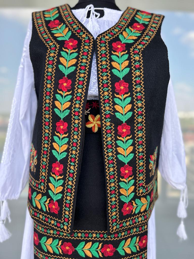 Vestă tradițională femei - motive florale TM441 - L