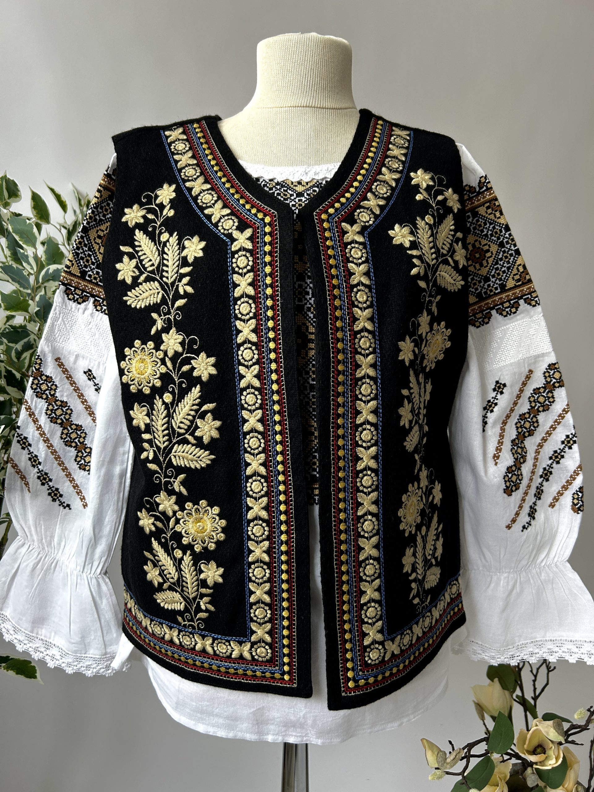 Vestă tradițională femei TM1858 motive florale - 3XL