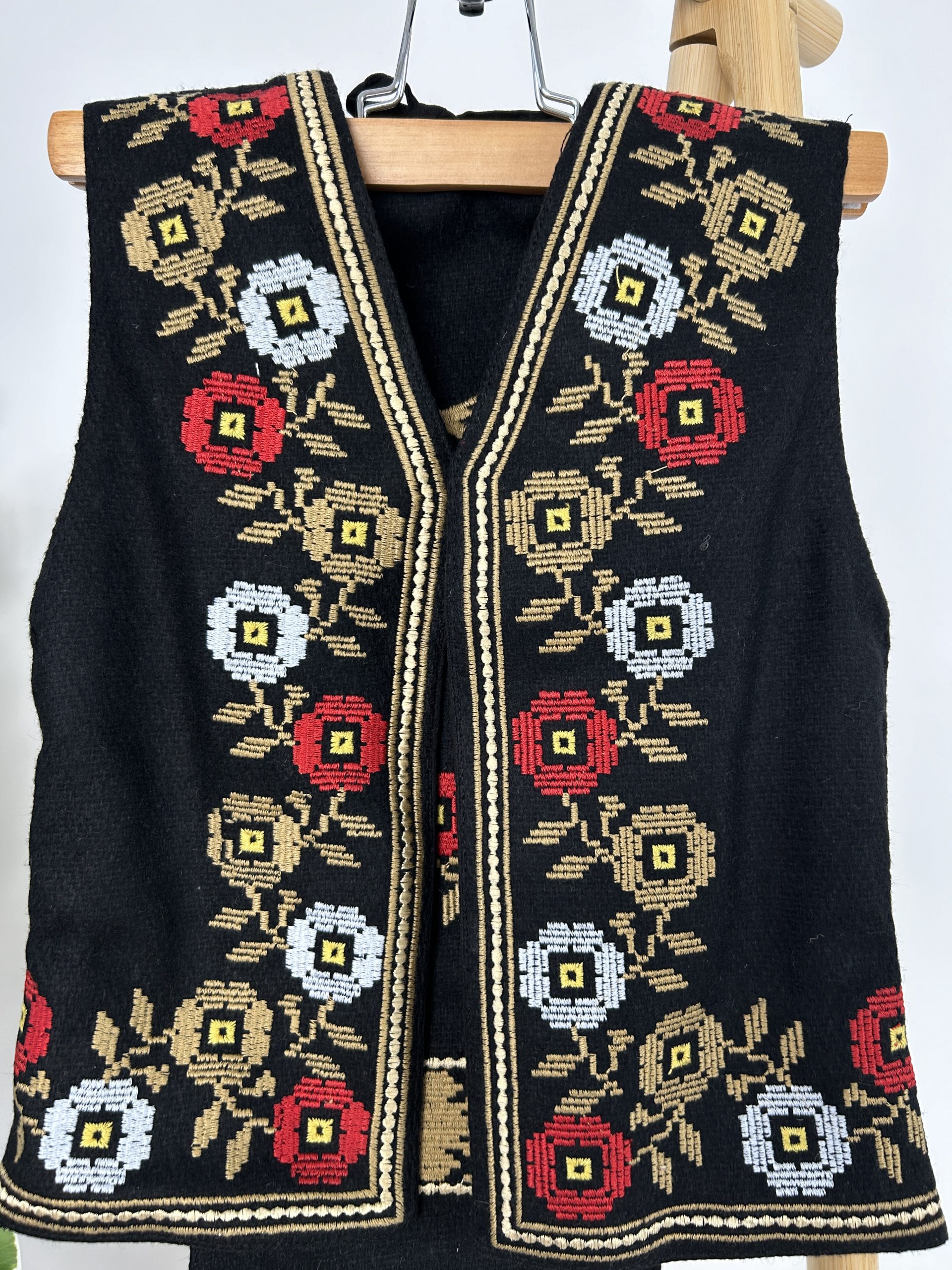 Vestă tradițională model universal TM1865 motive florale - 12