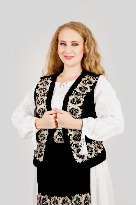 Vesta traditionala neagra cu broderie florala aurie Florenta 01