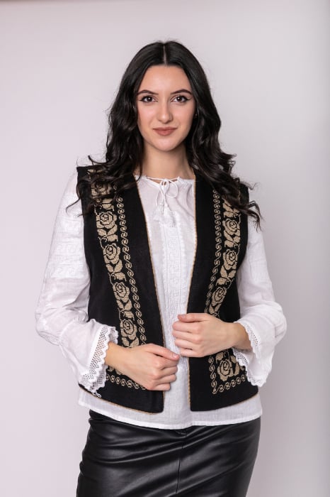 Vesta traditionala neagra cu broderie florala crem Aniela