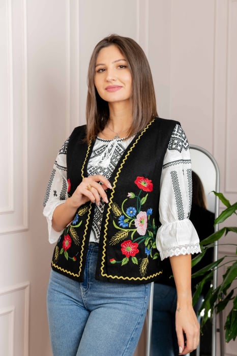 Vesta traditionala neagra cu broderie florala multicolora Laura