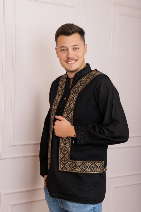 Vesta traditionala neagra cu broderie geometrica crem Ilie