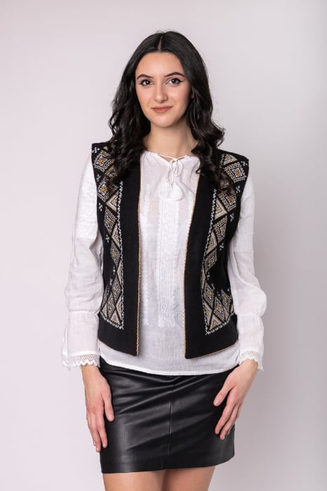 Vesta traditionala neagra cu broderie geometrica multicolora Milena